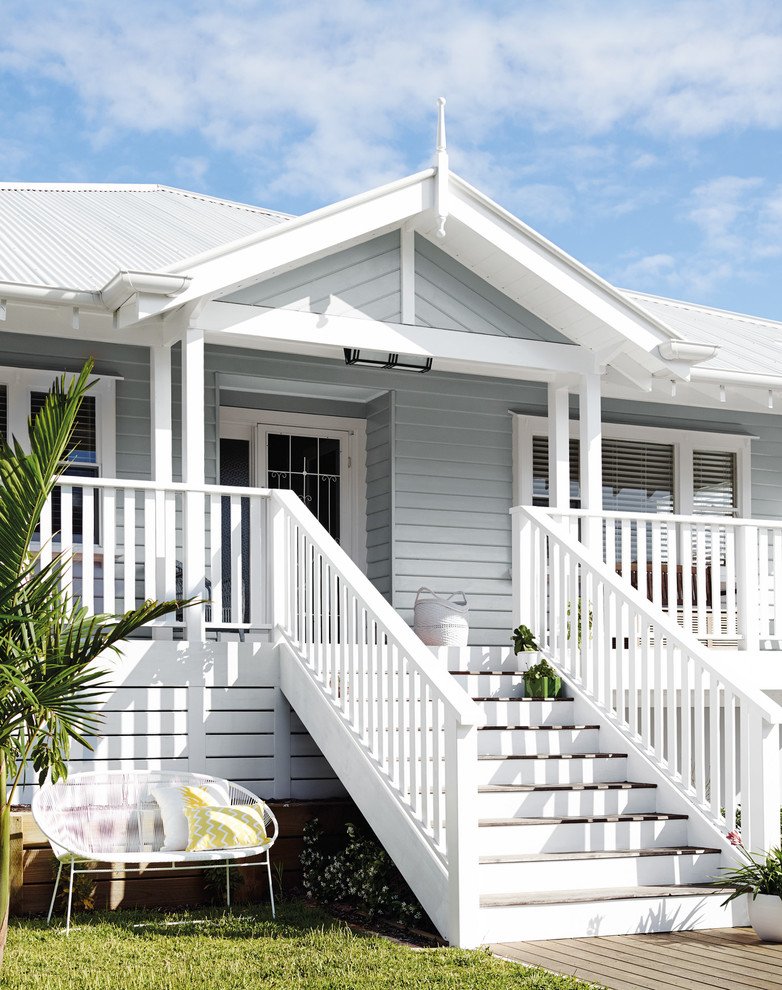 25 Color Ideas To Paint Your House By Dulux Beach Style Exterior Design With White Staircase