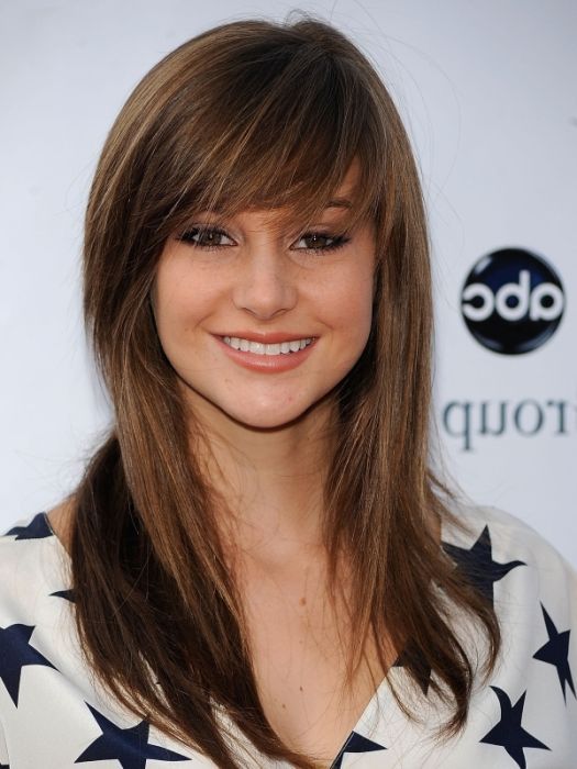 layered hair styles with bangs