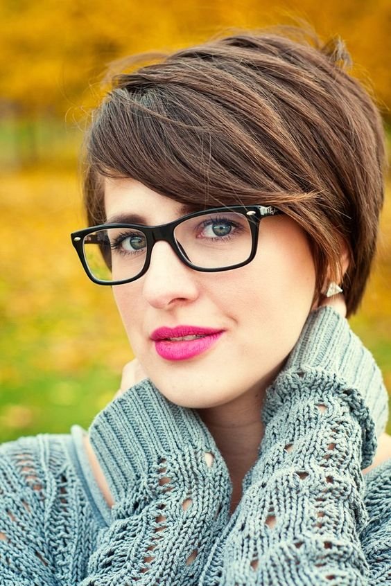 Short Hairstyles For Thin Hair And Glasses