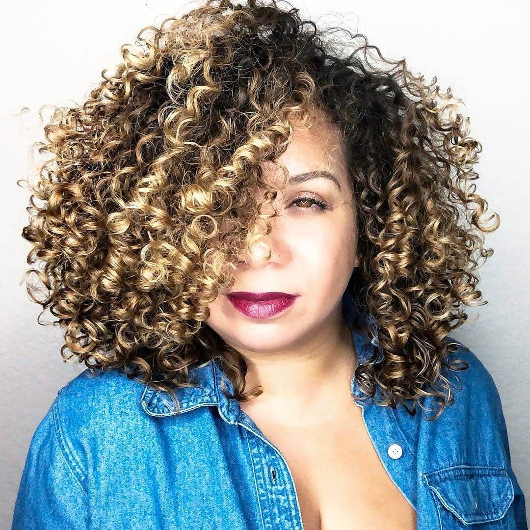 30+ Trendy Curly Bob Hairstyles for Short Curly Hair Lovers!