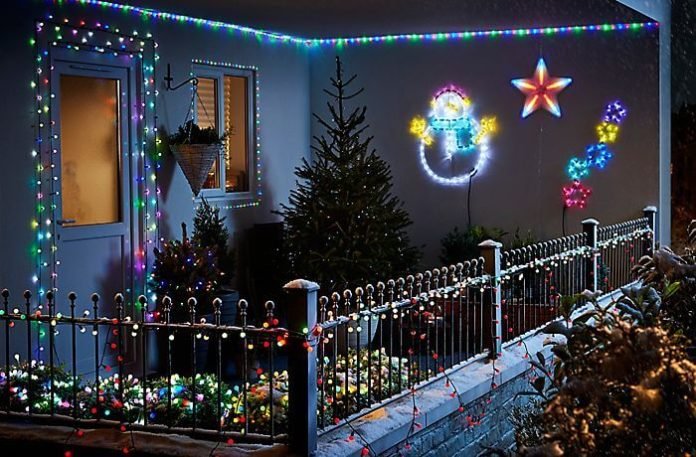 26 Dazzling Christmas Lights Decoration Ideas You'll Love