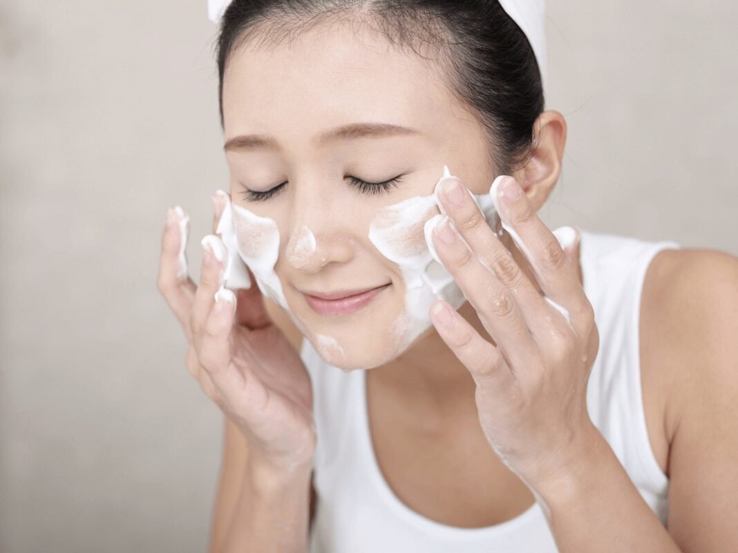 9 Tips to Get Clear Skin in 1 Week Naturally