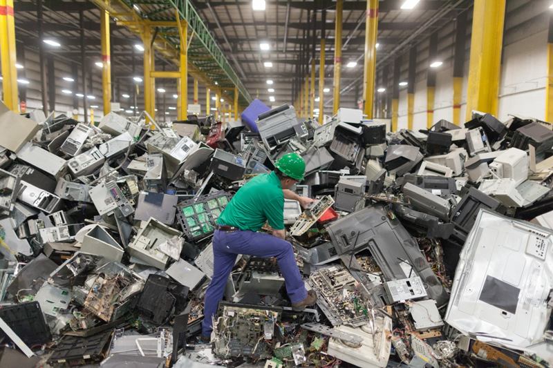 Correct Way to Recycle Electronic Waste1