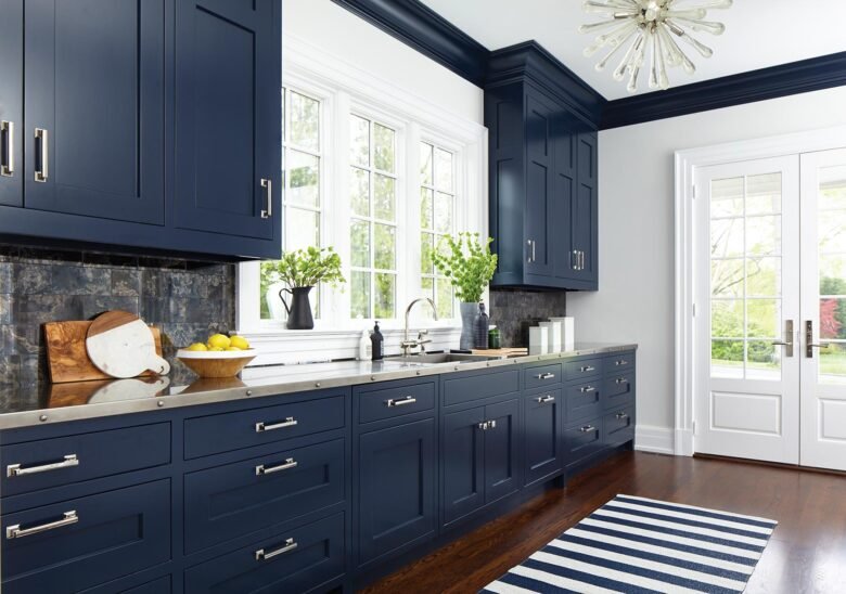 Navy Blue Cabinets Is Perfect for Modern Kitchen Design