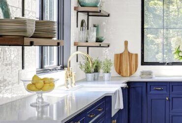 Navy blue kitchen cabinets 2